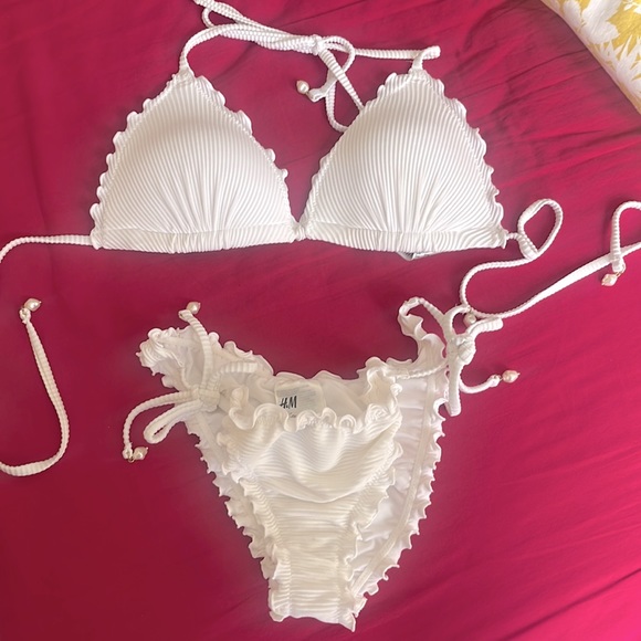 H&am Bikini white with the cutest pearl details ✨ - Picture 1 of 3